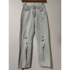Weworewhat NWT Mid-Rise straight distressed knee light wash jeans 27